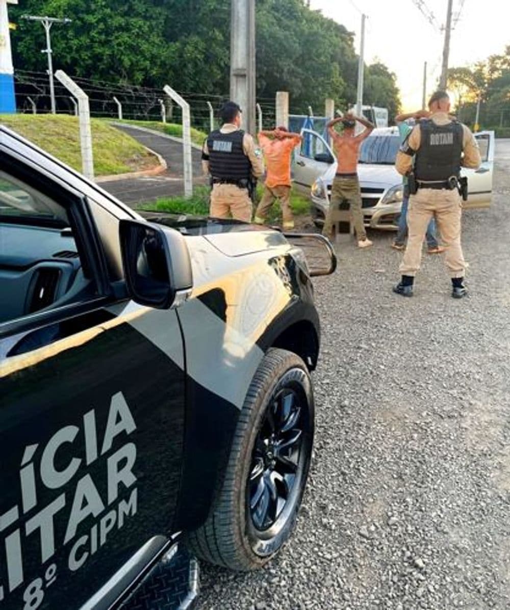 Rotam recupera veículo com alerta de furto e detém dois suspeitos em Imbituva