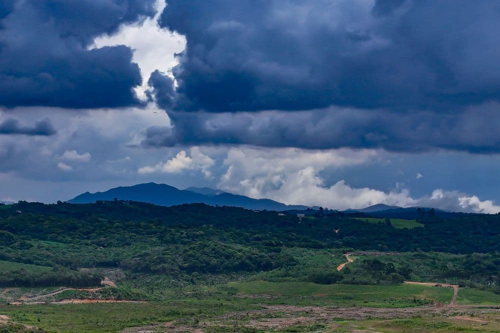 Ciclone extratropical não atinge o Paraná, mas trará chuva neste fim de semana, prevê Simepar