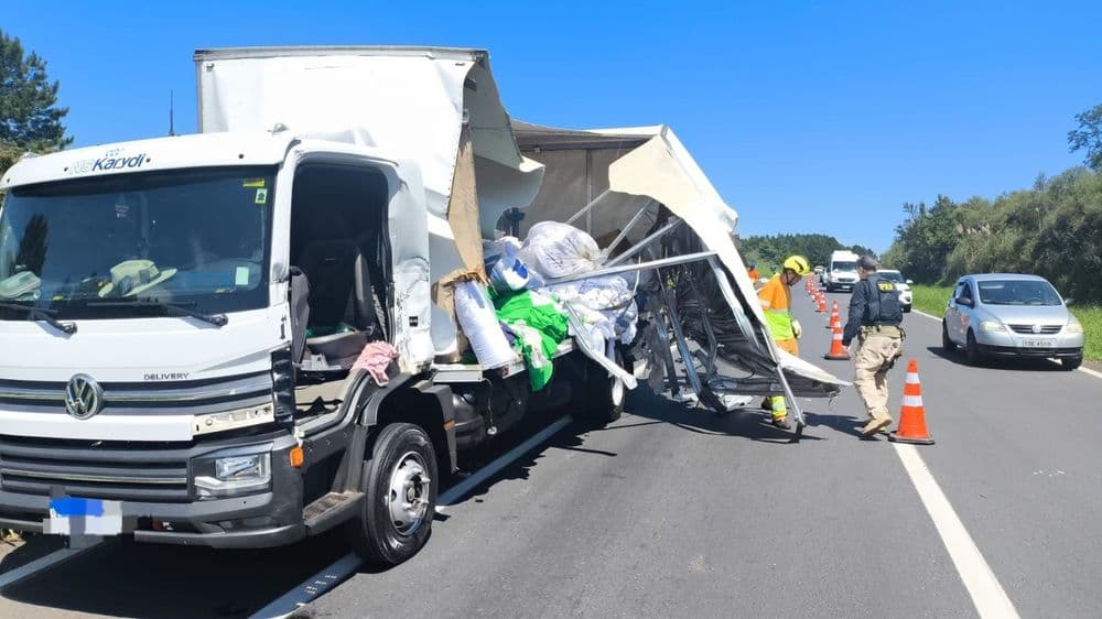 Acidente na BR-376 deixa caminhoneiro ferido e interdita parcialmente rodovia
