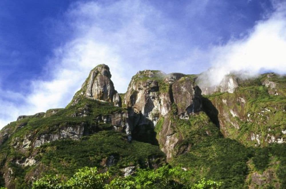 IAT restringe visitas ao Pico Paraná para ajudar nas buscas de jovem desaparecido