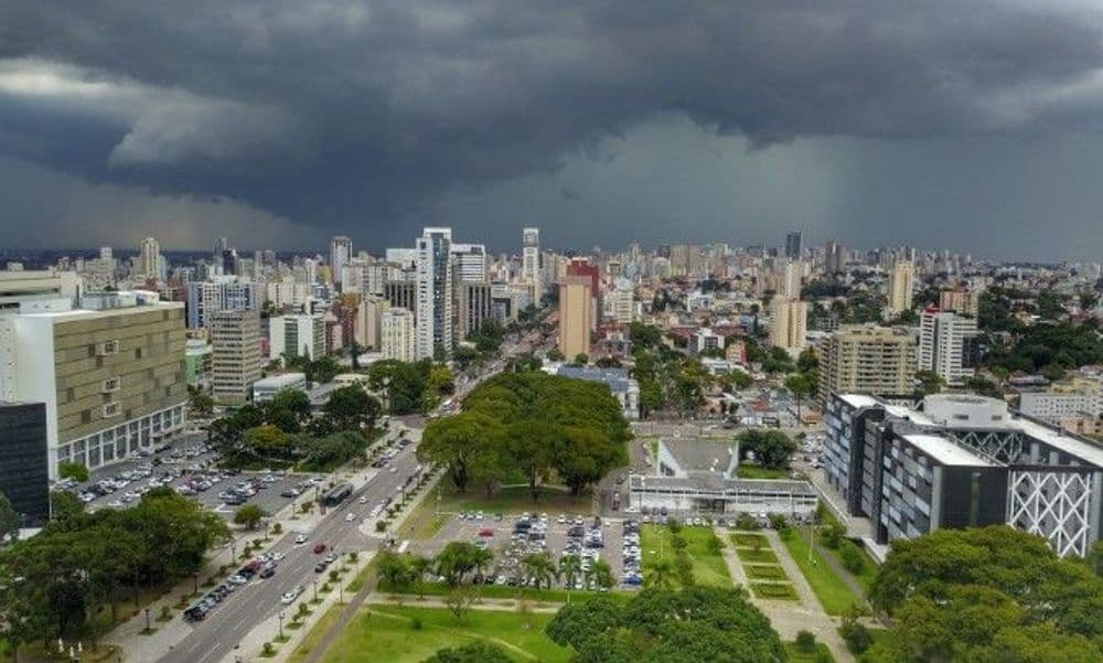 Semana de chuva terá temperaturas mais amenas no Paraná, prevê Simepar