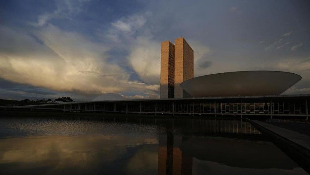 Comissão aprova proposta que incentiva presença de mulheres na construção civil