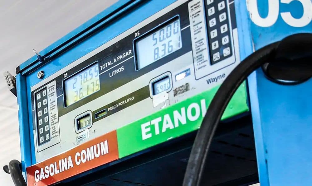 Petrobras reduz preço da gasolina em 4,9% a partir de terça-feira (21)