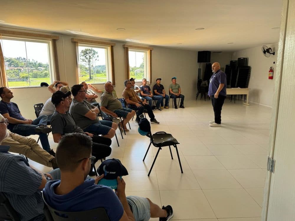 Secretaria de Educação promove capacitação para motoristas do transporte escolar