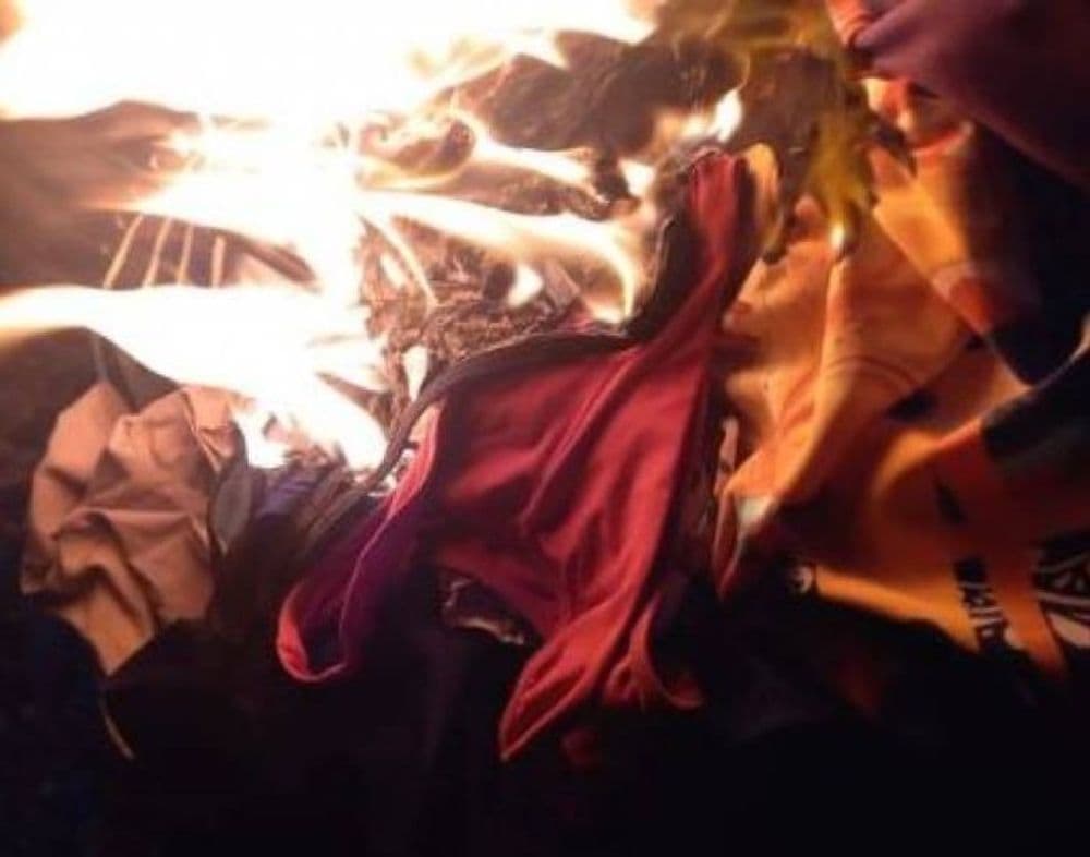 Homem ateia fogo em roupas da companheira e é preso por violência doméstica em Rebouças