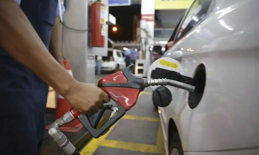 Gasolina e diesel ficam mais caros no Paraná a partir de 1º de janeiro; veja preços
